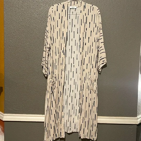 Carly Jean Los Angeles Korie Kimono
